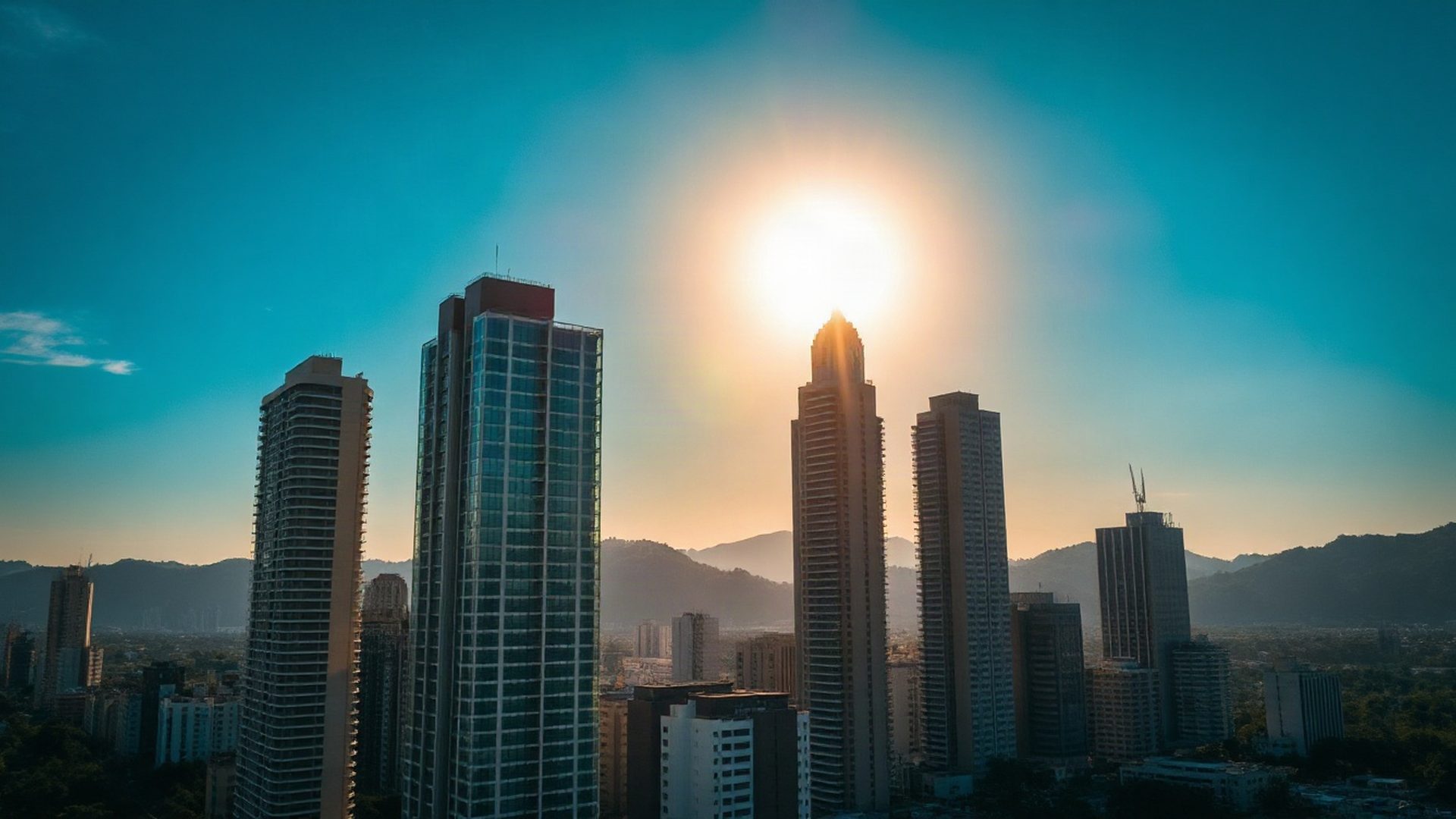 Vista aérea da linha do horizonte de São Paulo ao entardecer